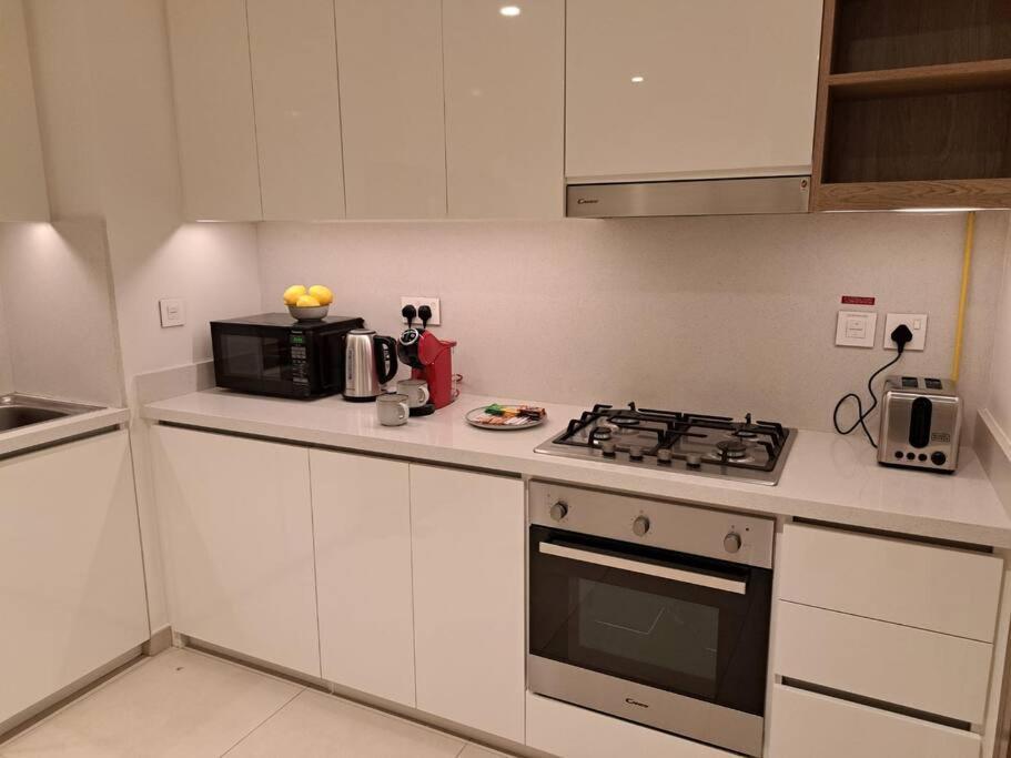 Downtown Views Ii - Vogue Two Bedroom With Balcony And Full Burj Khalifa View Дубай